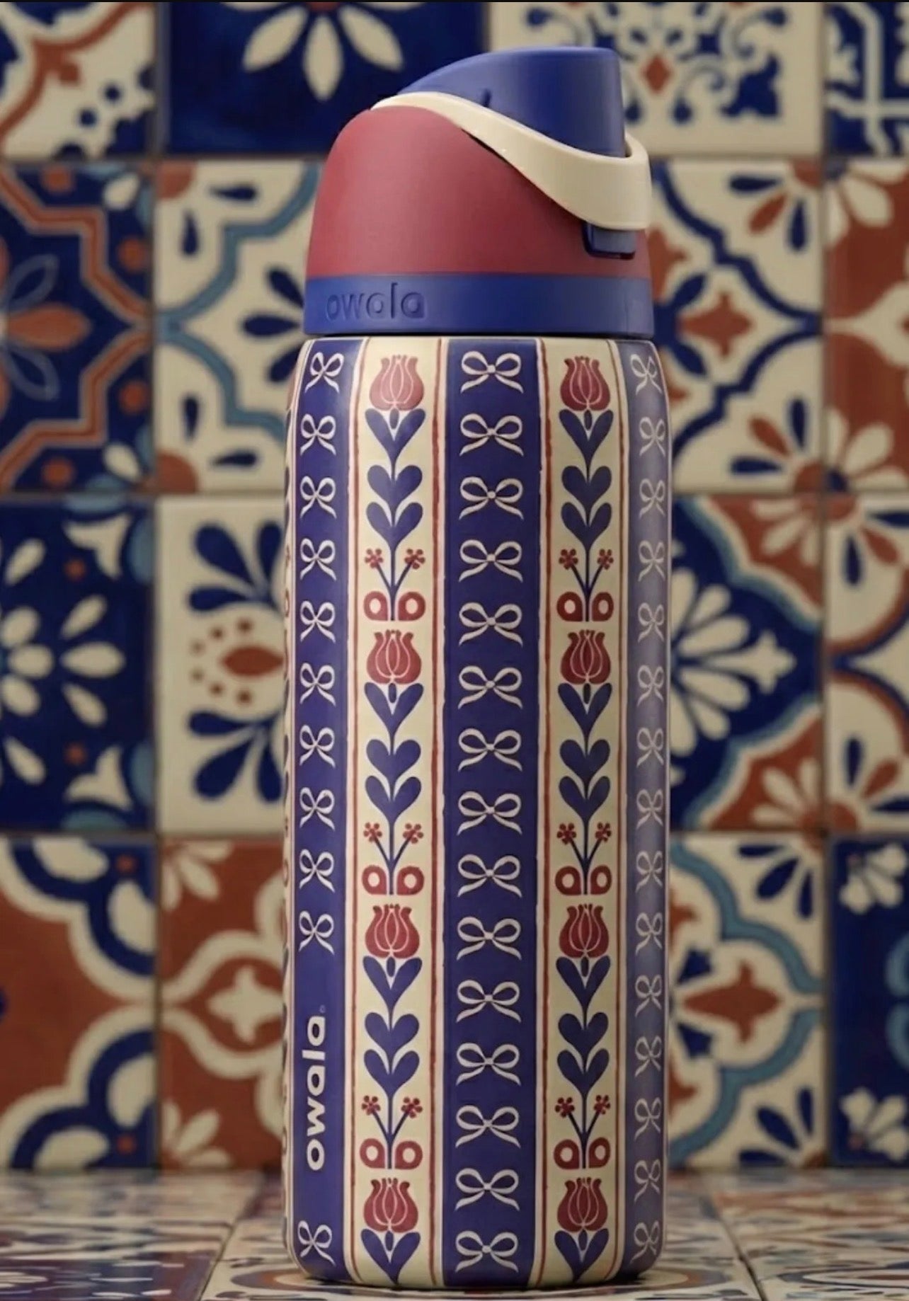 Owala FreeSip Prints - 32oz