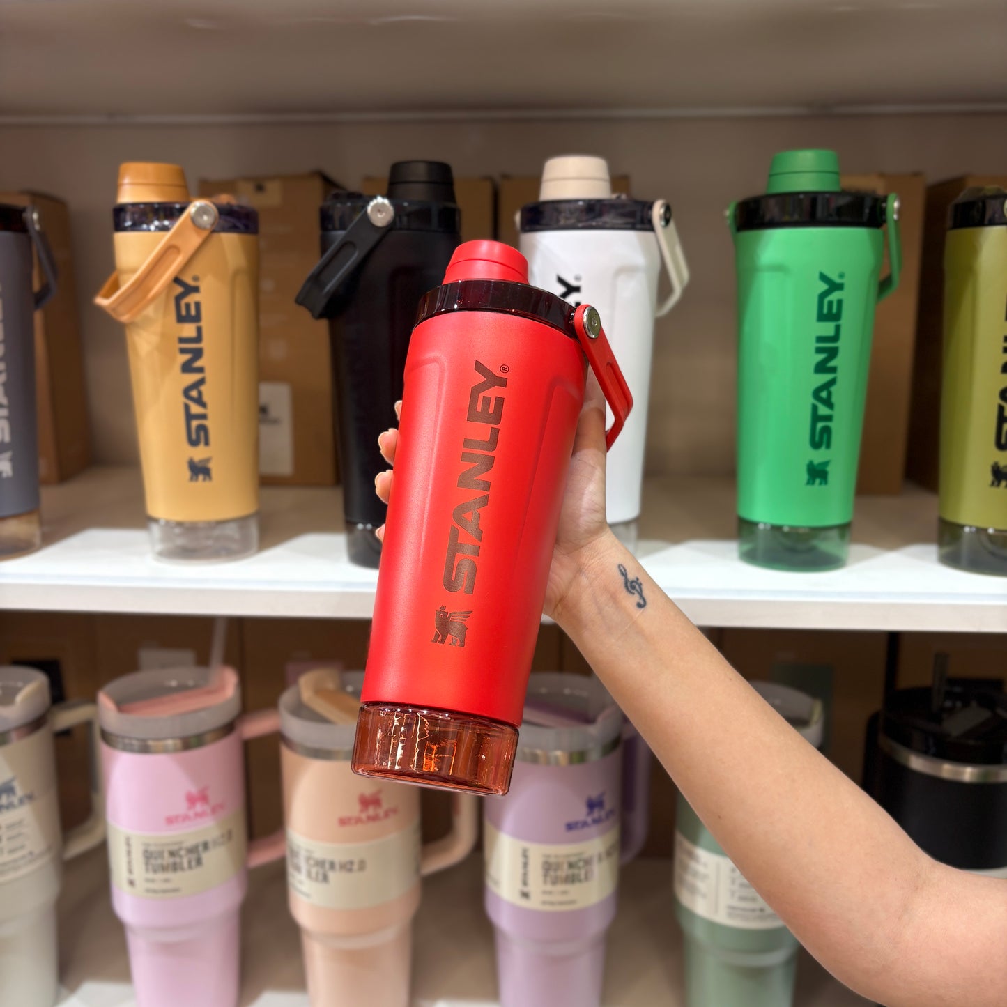 Stanley - The Activate Shaker Bottle (Pre order)