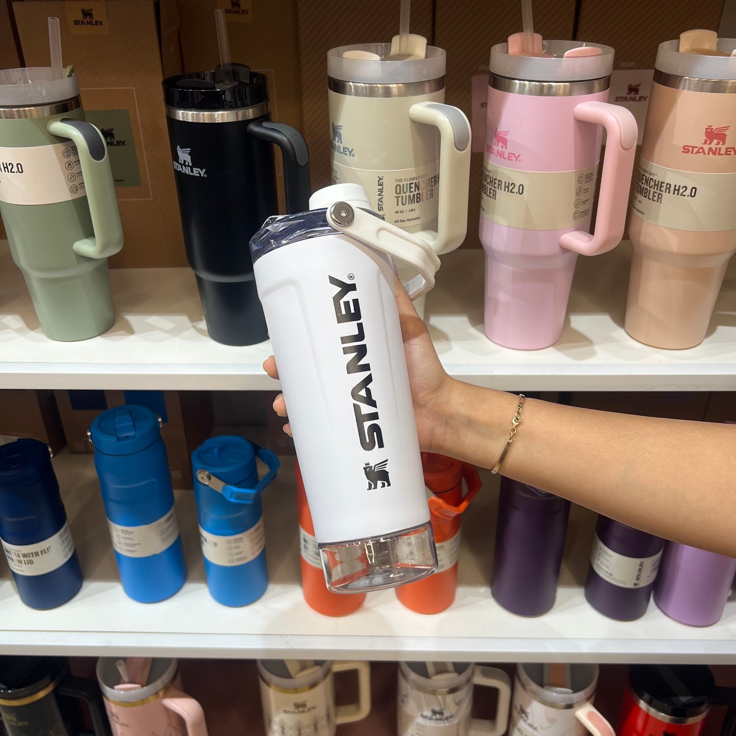 Stanley - The Activate Shaker Bottle (Pre order)