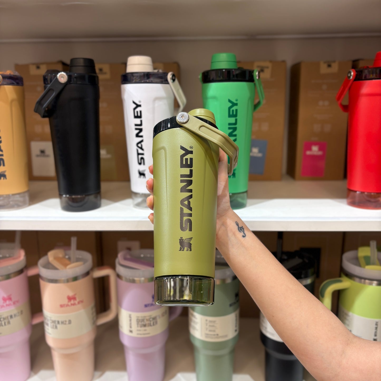 Stanley - The Activate Shaker Bottle (Pre order)