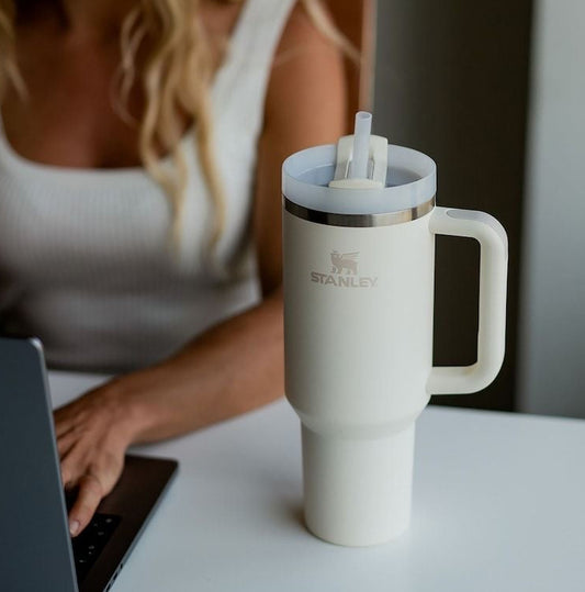 Stanley Cream - Quencher® H2.0 FlowState™ Tumbler | 1.18L