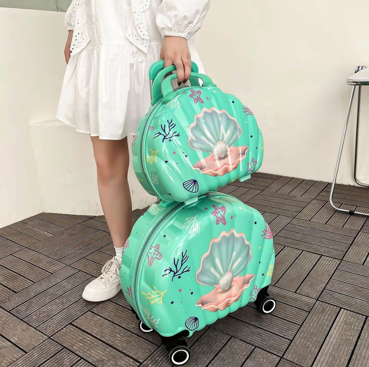 Sea Shell Shaped Trolley Bag with Vanity