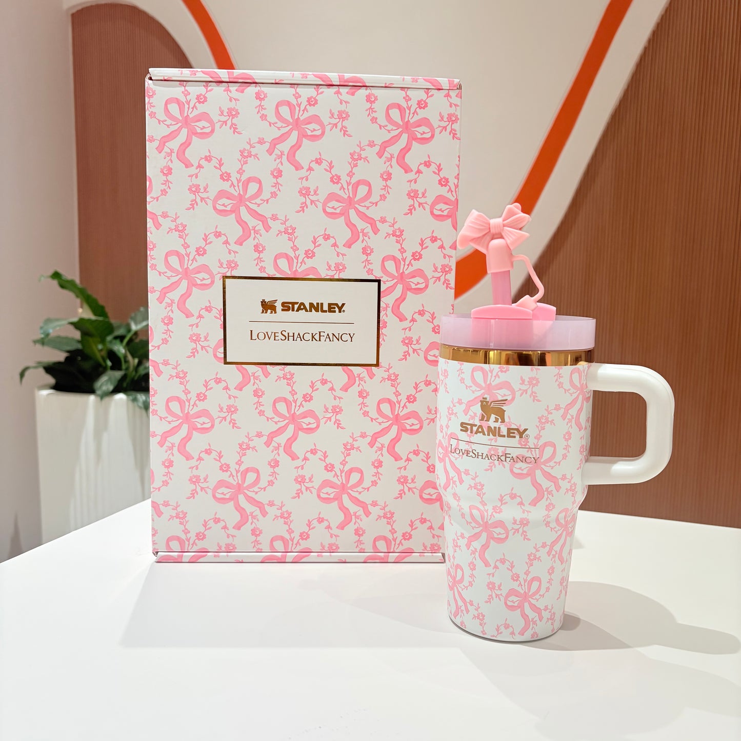 Stanley 1913 x LoveShackFancy | 20oz Holiday Quencher® H2.0 FlowState™ Tumbler