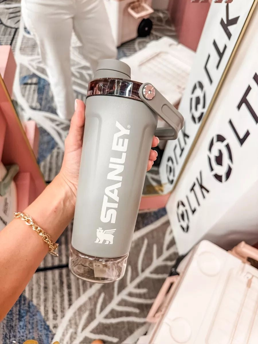 Stanley - The Vitalize™ Shaker Bottle | 20oz