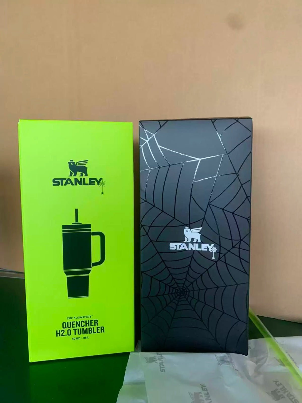 Stanley Halloween Web - Quencher® H2.0 FlowState™ Tumbler | 1.18L