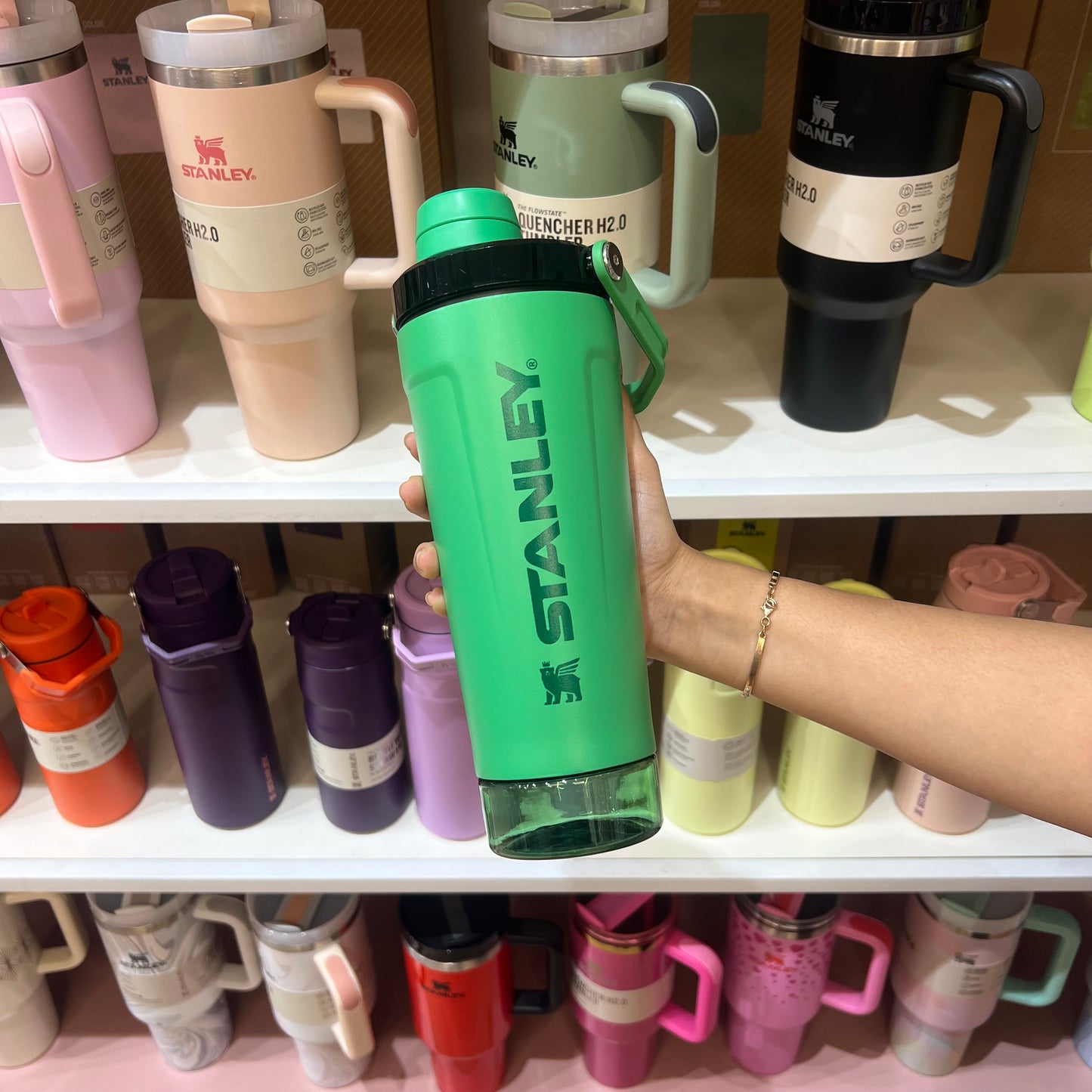 Stanley - The Activate Shaker Bottle (Pre order)