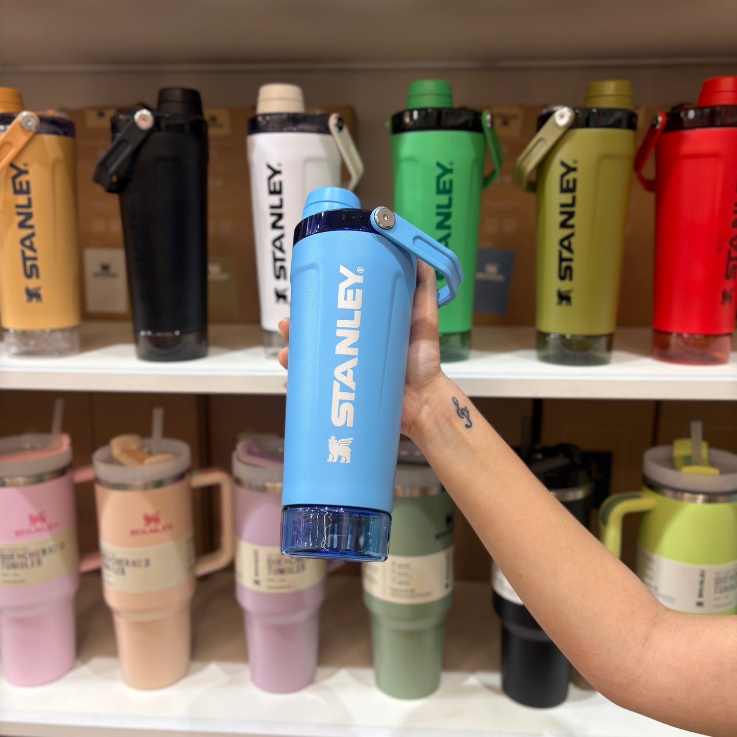 Stanley - The Activate Shaker Bottle (Pre order)