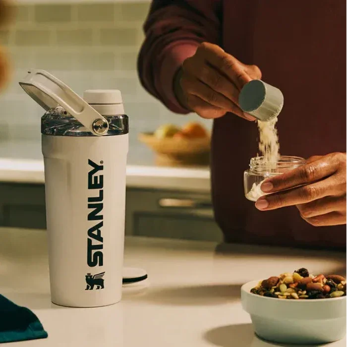Stanley - The Activate Shaker Bottle (Pre order)