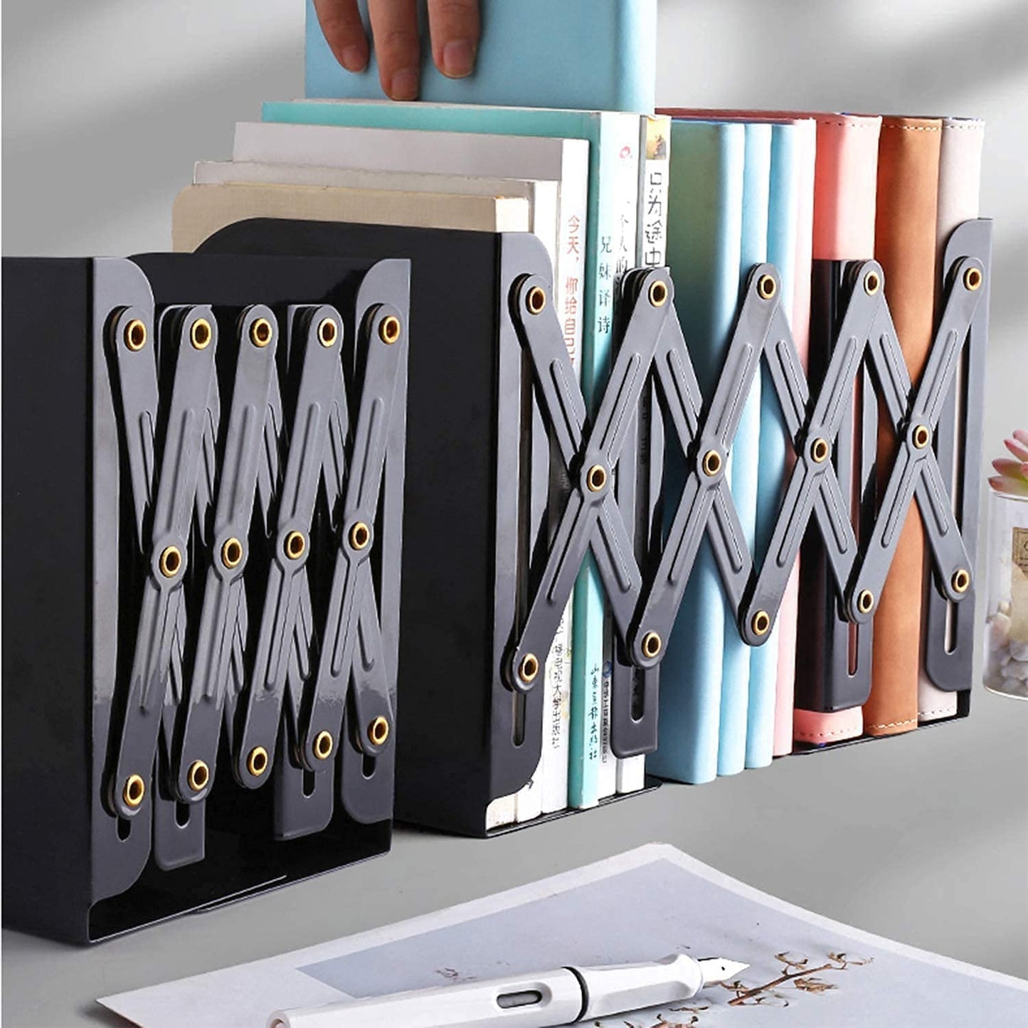 Avengers Expandable Bookshelf