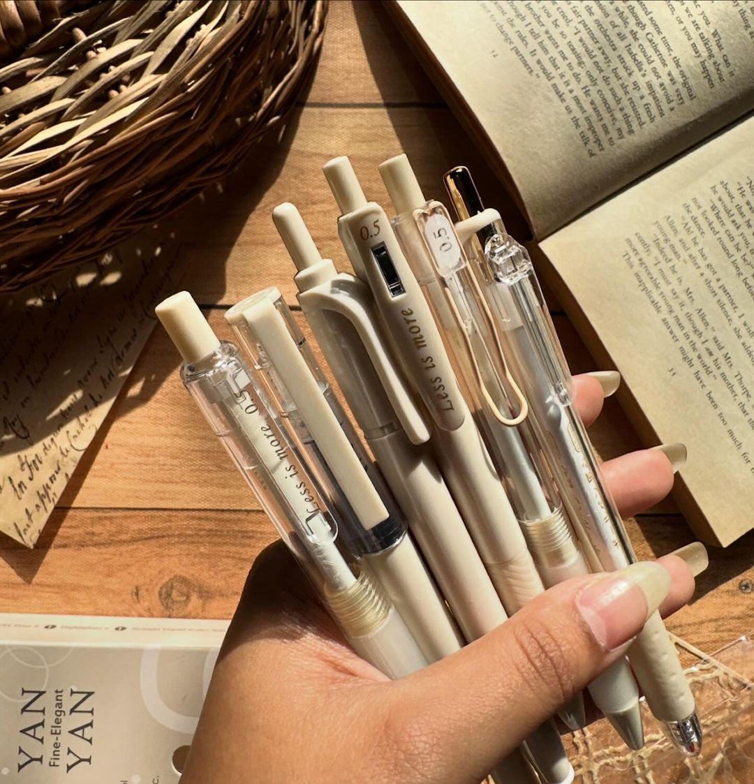 Smooth Writing - 6 Pens Gift set for Writers