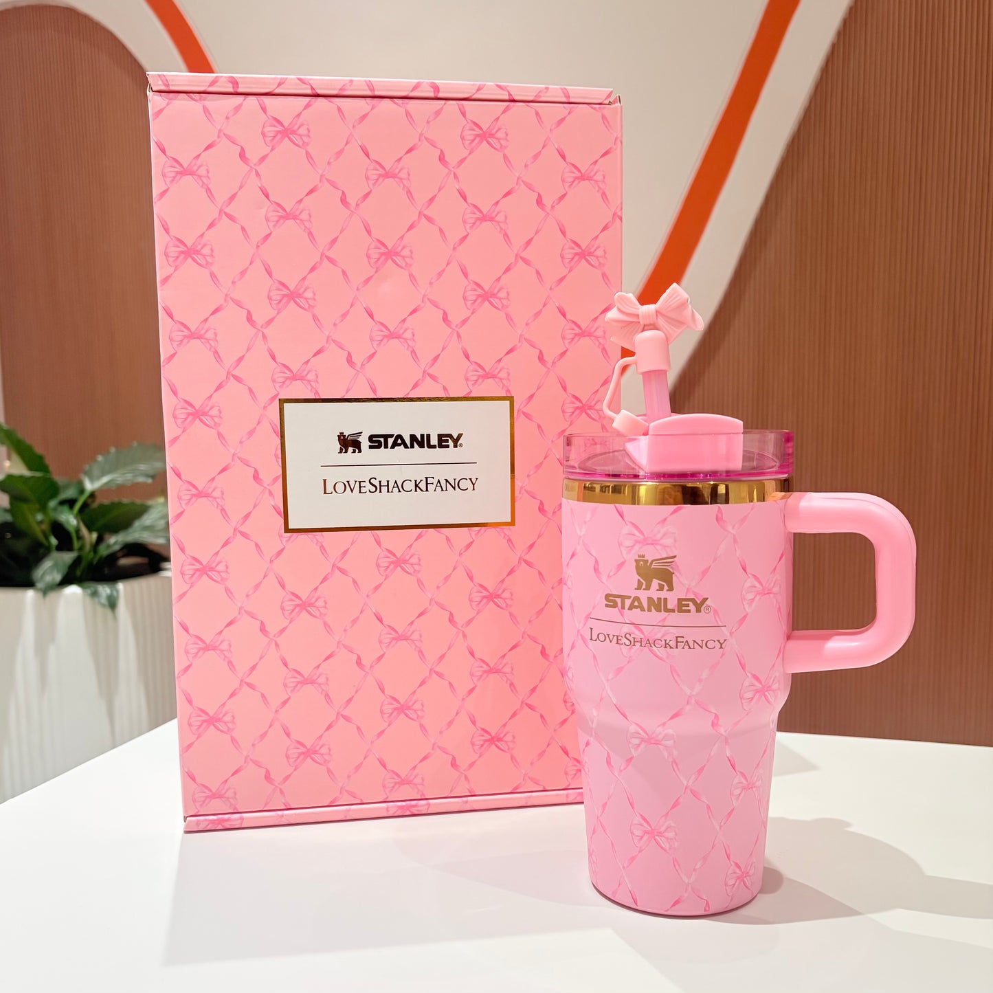 Stanley 1913 x LoveShackFancy | 20oz Holiday Quencher® H2.0 FlowState™ Tumbler