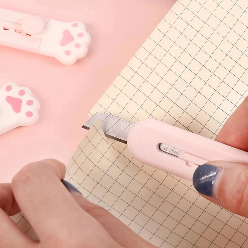 Paw Cutter - Kawaii Paper Cutter