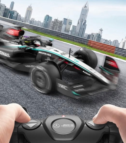 Rastar R/C - Mercedes F1 Petronas (Scale 1:18)